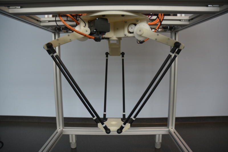 So soll der fertige Eigenbau-Roboter aus 3D-gedruckten Teilen und CFK-Stangen aussehen. Quelle: TU Chemnitz/Katja Klöden