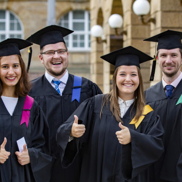 Absolventen der Universität